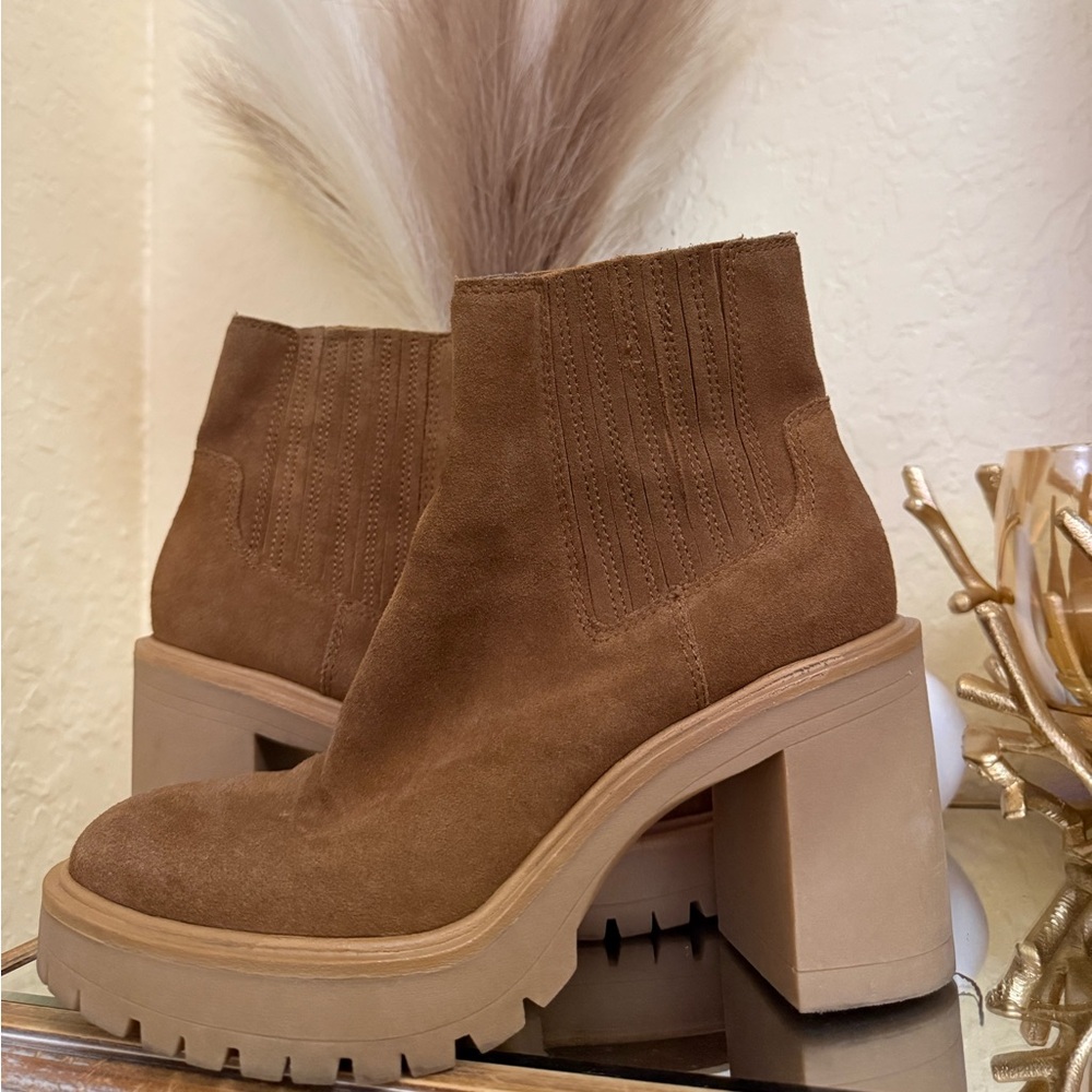 Dolce vita tan boots size 8